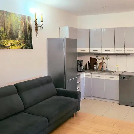 Mazury Apartament/dom Z Ogrodkiem Caloroczny Przy Jeziorze بيت للعطل