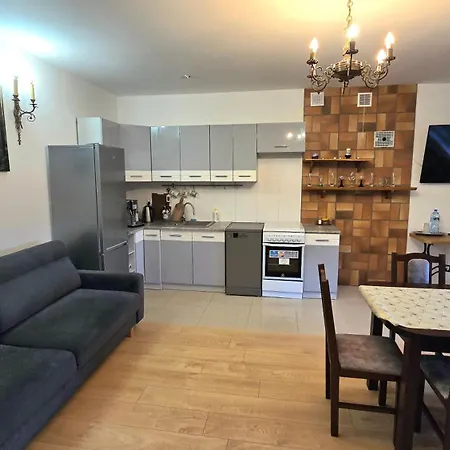 Mazury Apartament/dom Z Ogrodkiem Caloroczny Przy Jeziorze بيت للعطل *