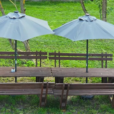 Hébergement de vacances Mazury Dom Z Ogrodkiem Caloroczny Przy Jeziorze Oaza Ciszy I Spokoju, Zabrania Sie Glosnej Muzyki I Glosnego Imprezowania, A Poleca Muzyke Natury *